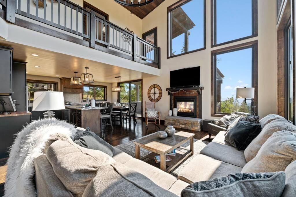Altitude Adjustment- Panoramic Views, Sleeps 12 Lead Exterior foto
