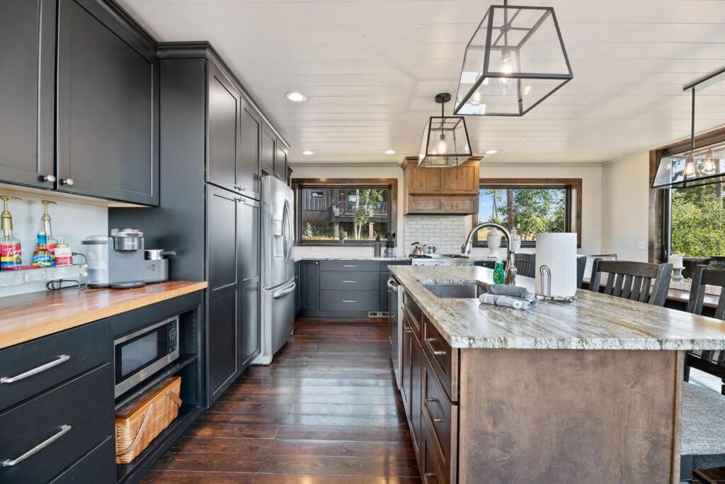 Altitude Adjustment- Panoramic Views, Sleeps 12 Lead Exterior foto